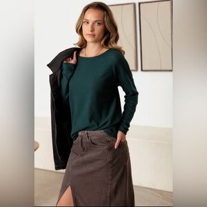 New Cherish Crew Neck Long Sleeve Soft Cozy Hunter Green Color Top